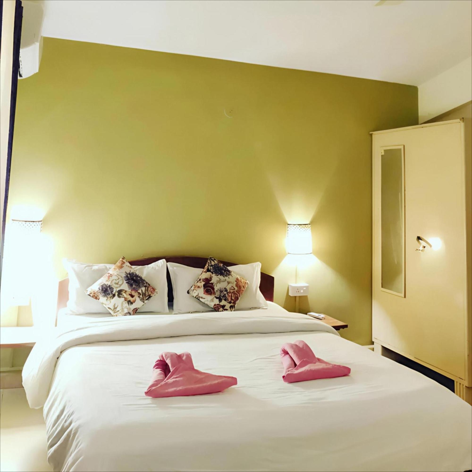 Ocean Walk Apartments 2Bhk Calangute Exterior photo